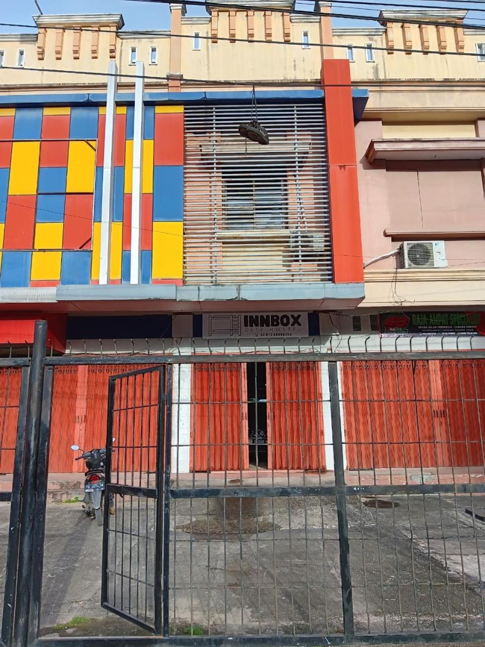 Innbox Hostel Sorong Zewnętrze zdjęcie